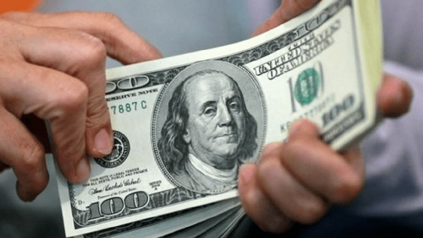 تصمیمی جدید درباره نرخ دلار رسمی گرفته شد